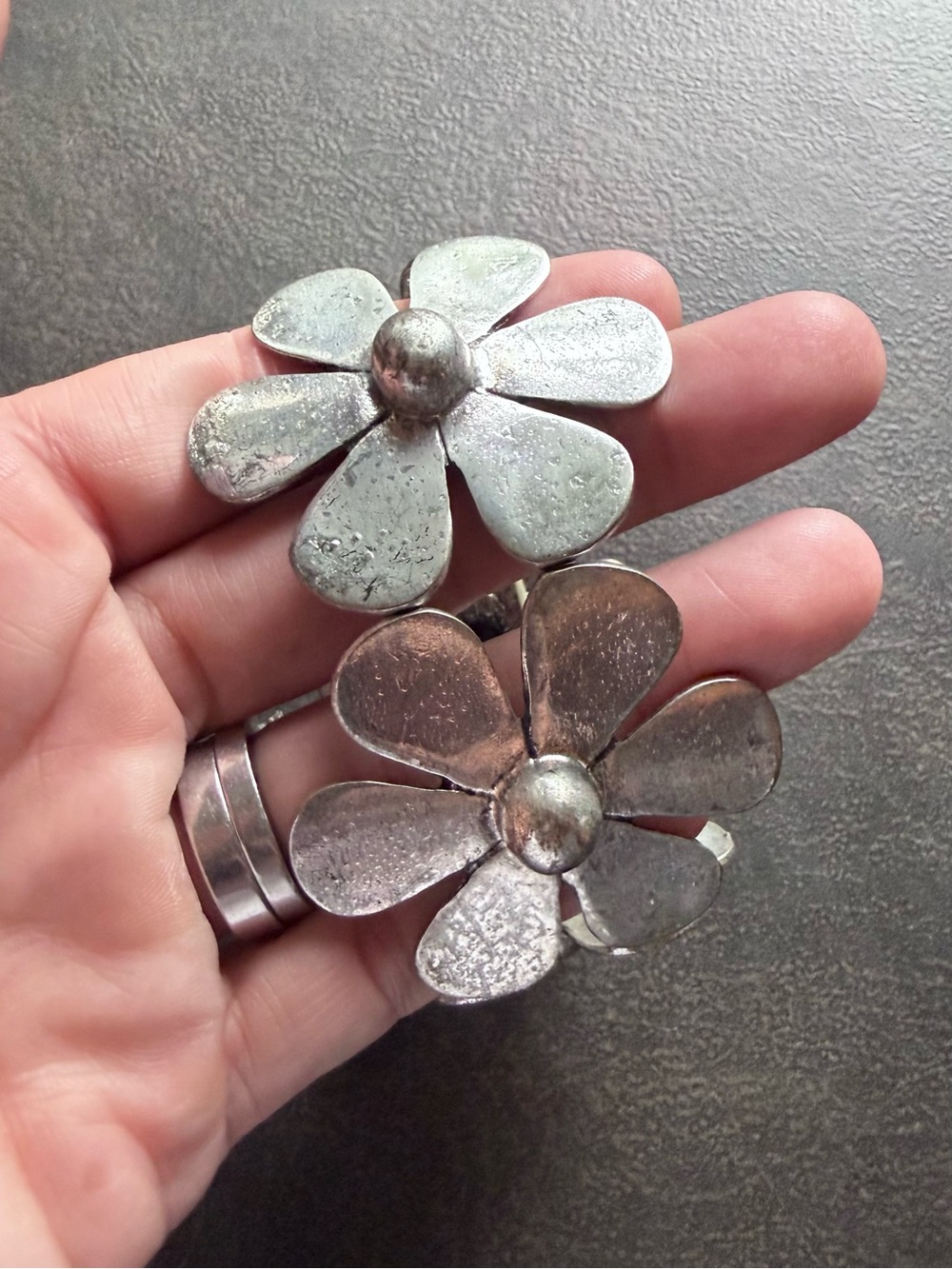 Silver Flower Power Stretch Cuff Bracelet - Antique Silver
